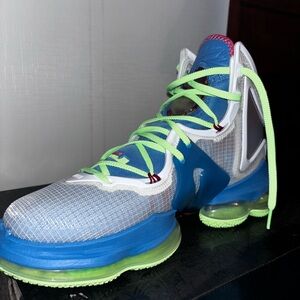 Nike Lebron 19 ‘Tropical’ Size 11.5